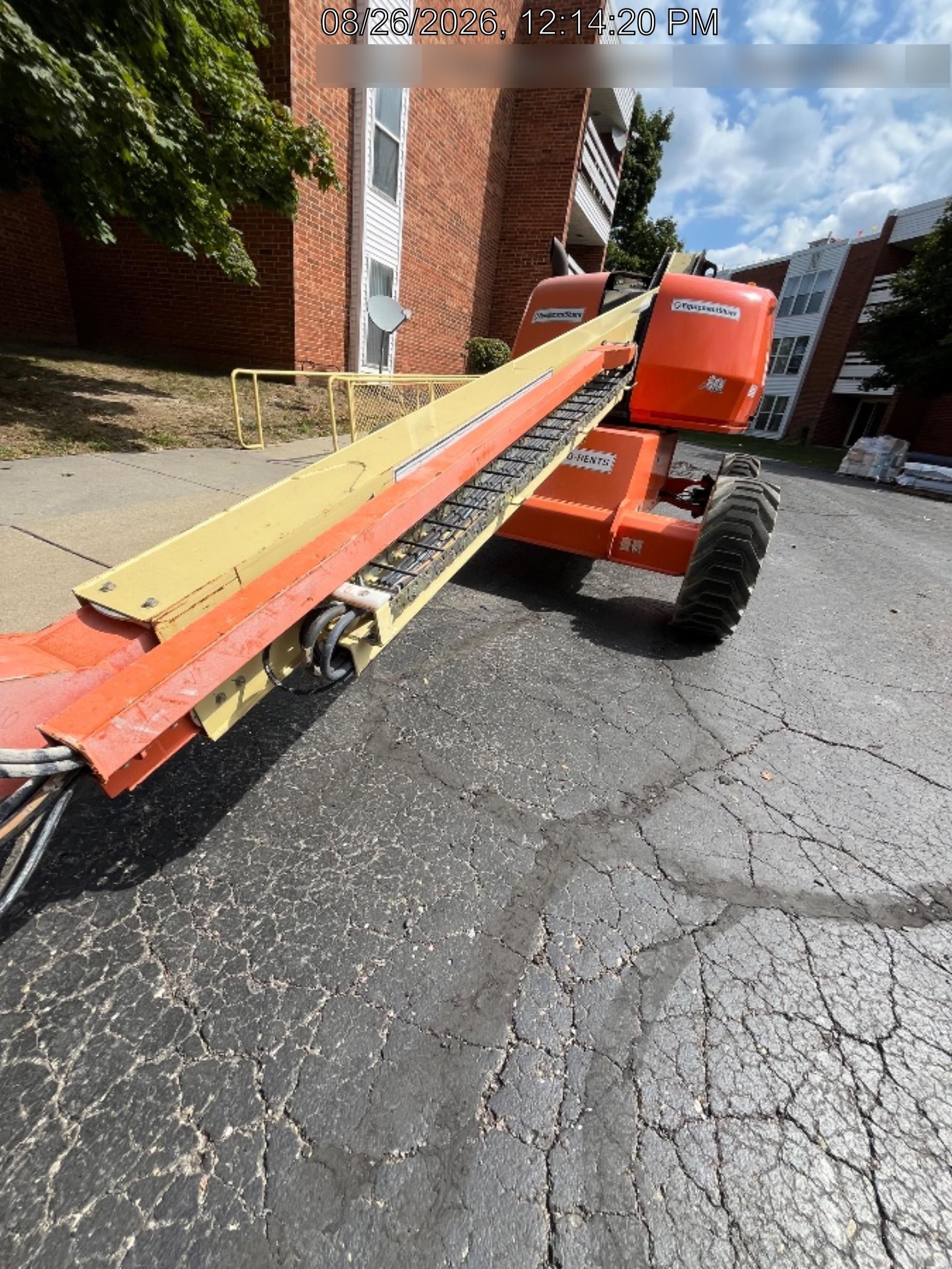 2021 JLG 400S