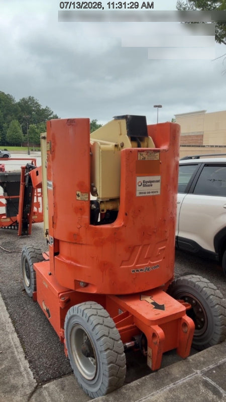 2019 JLG E300AJP