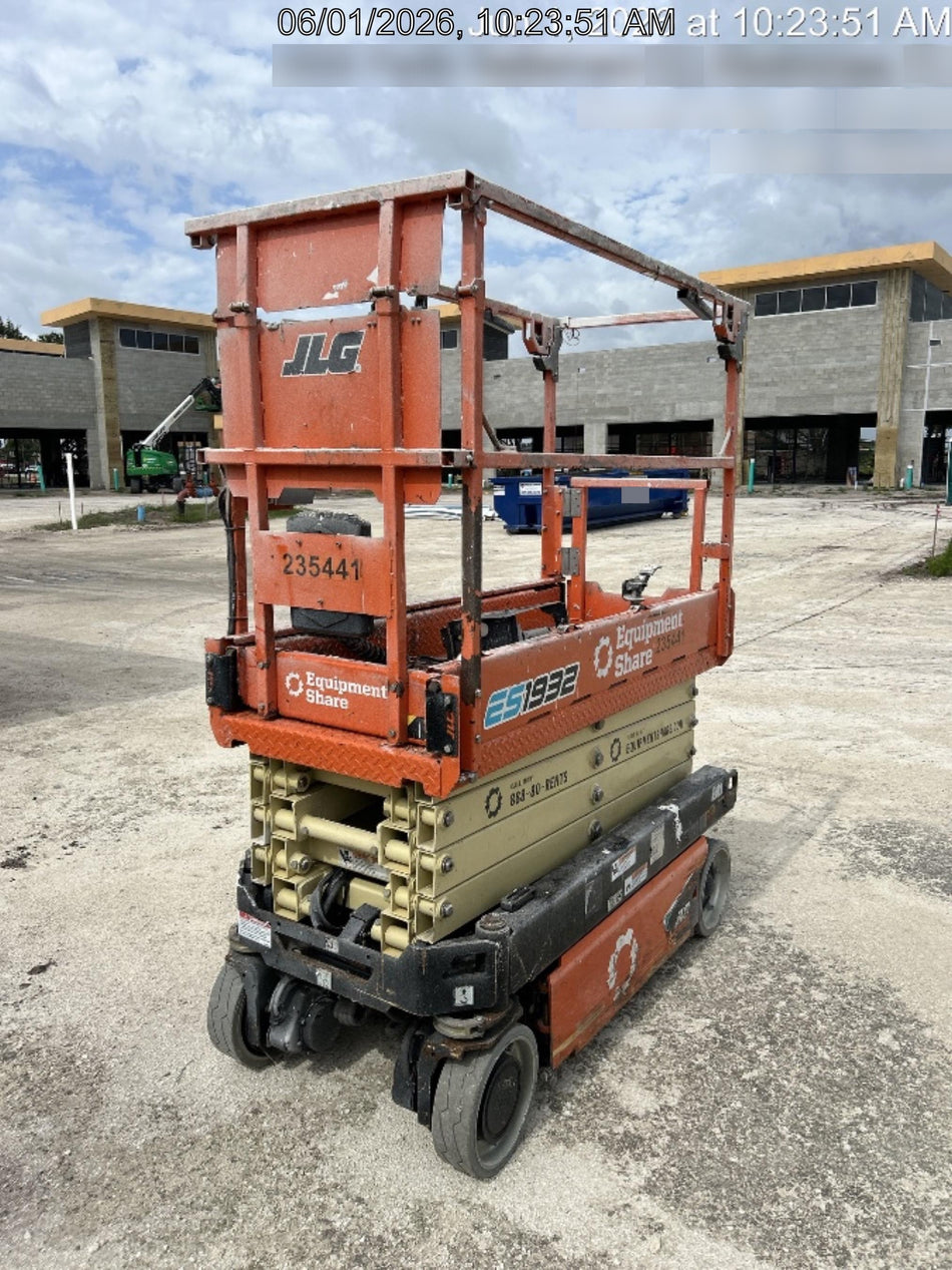 2022 JLG ES1932