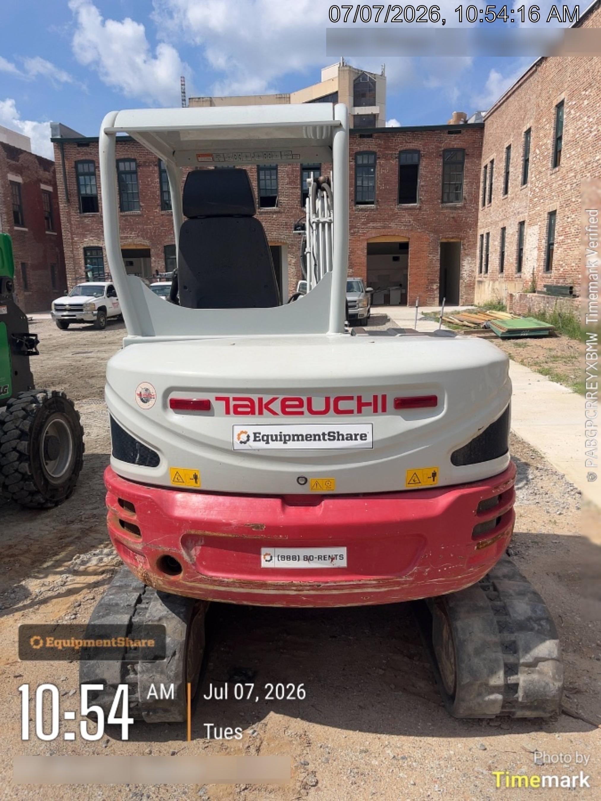 2022 TAKEUCHI TB250-2R