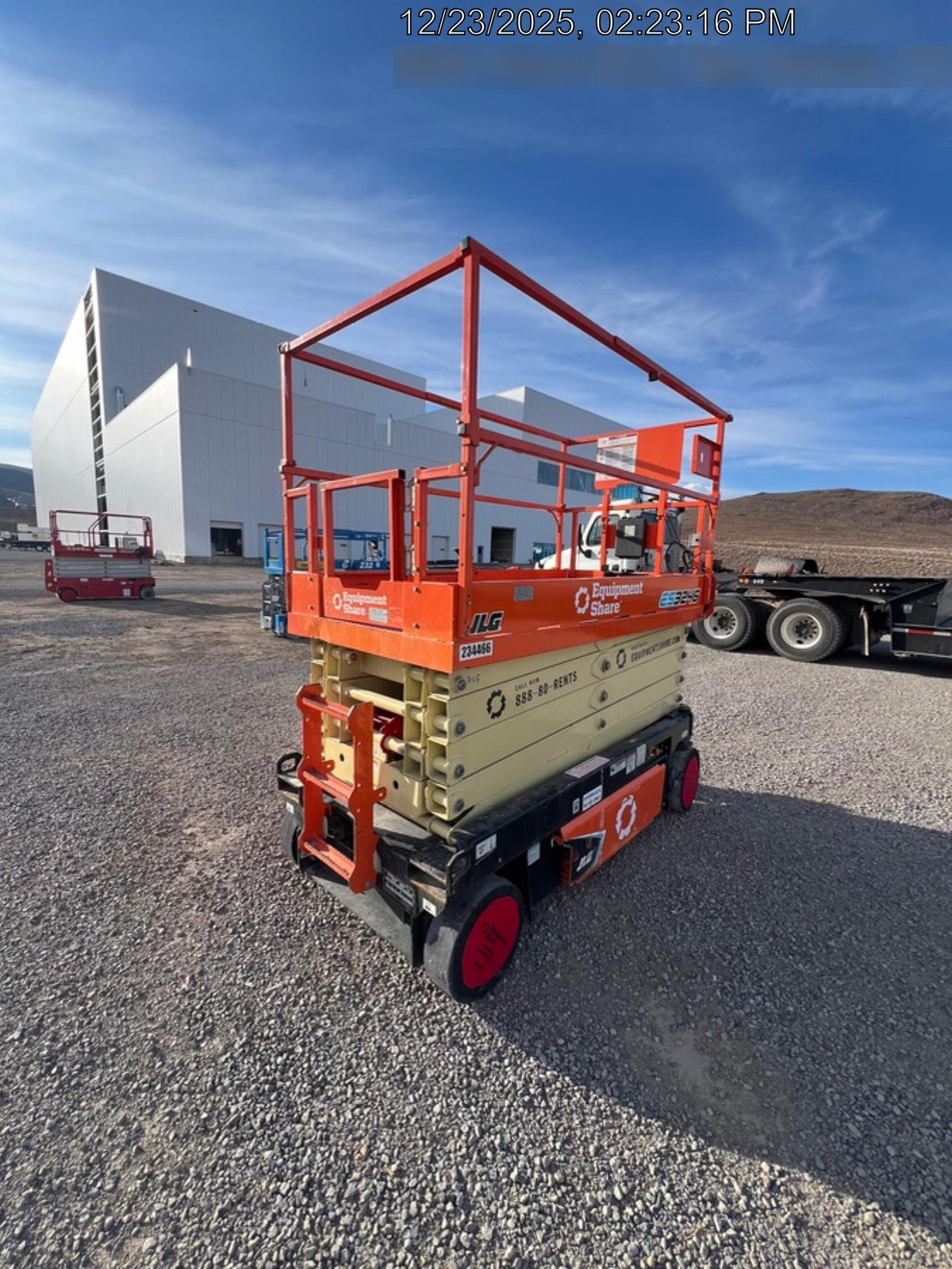 2022 JLG ES3246