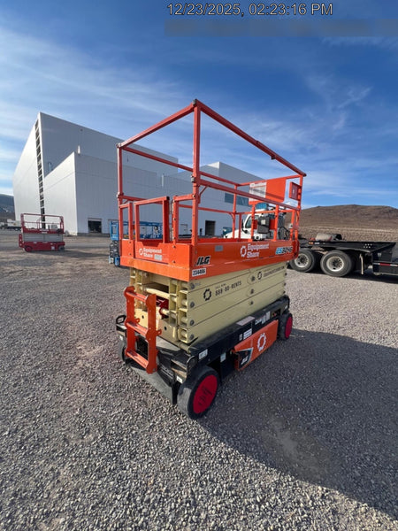 2022 JLG ES3246