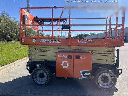 2023 JLG ERT4069