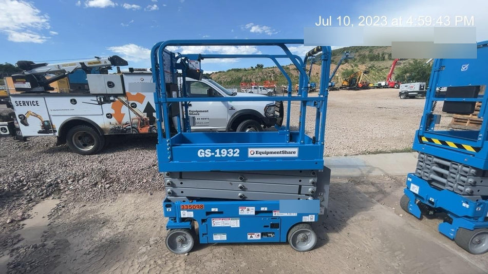 2023 GENIE GS-1932