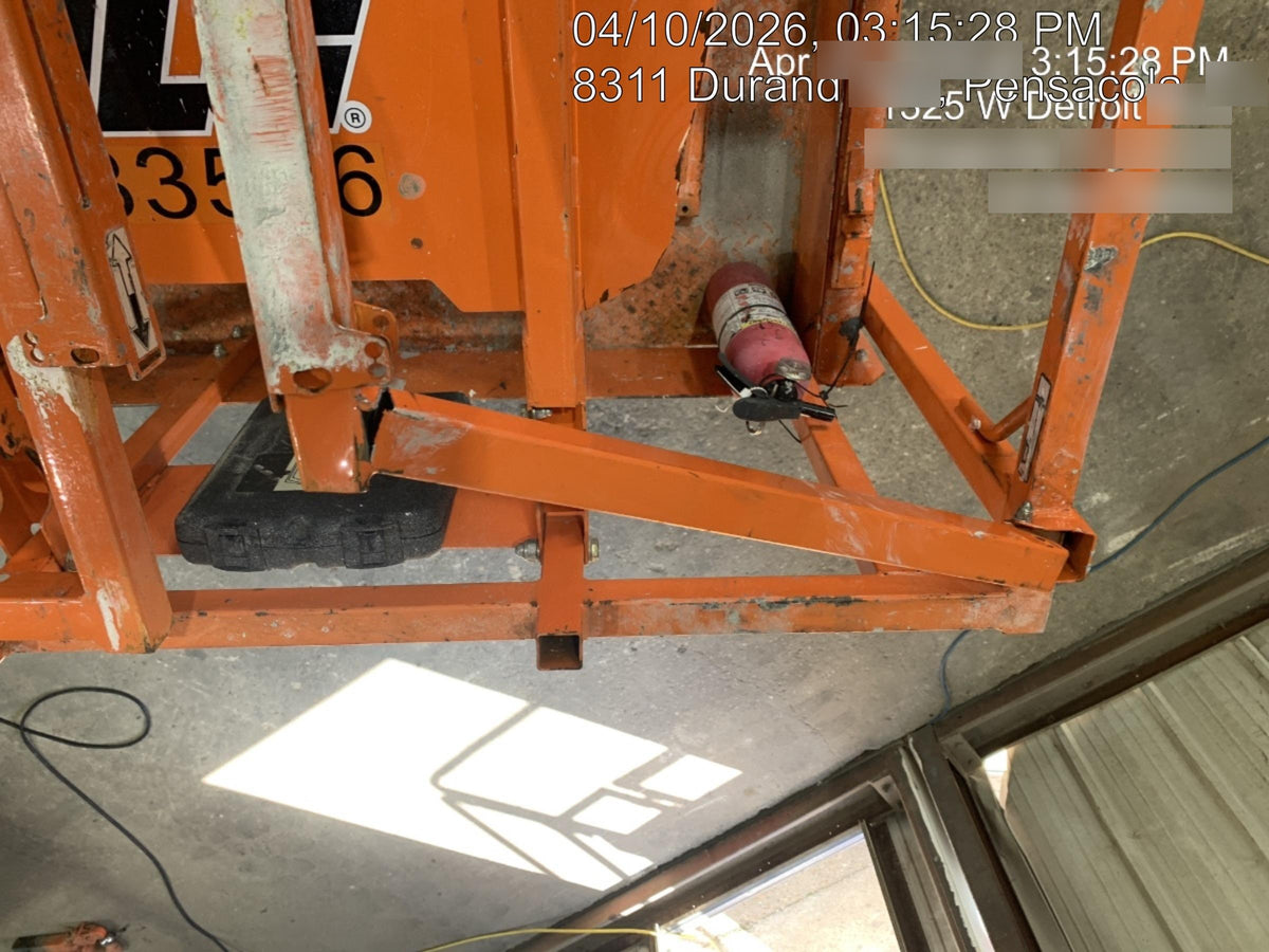 2022 JLG ES3246