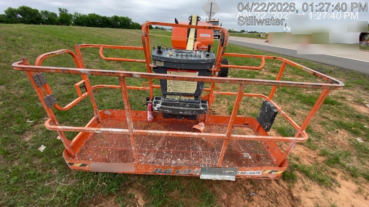2021 JLG 400S