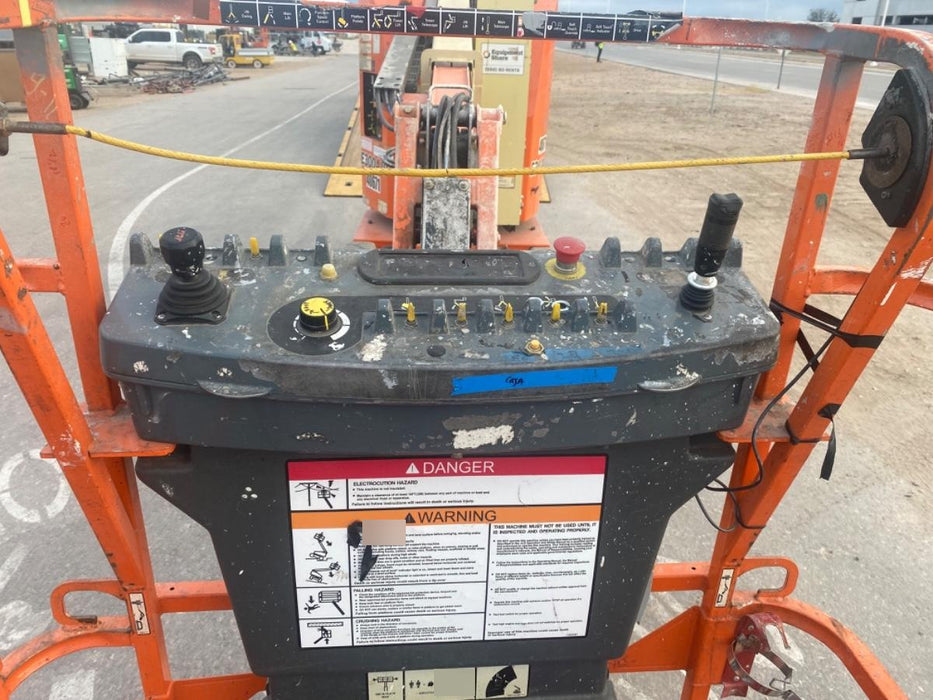 2019 JLG E300AJP