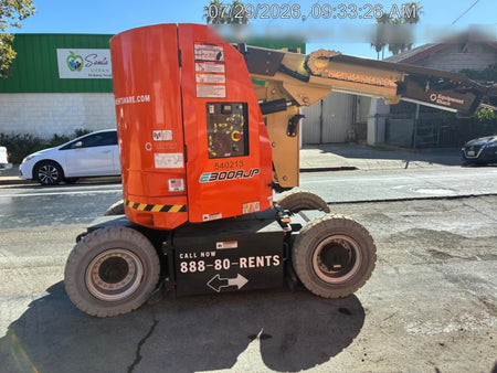 2025 JLG E300AJP