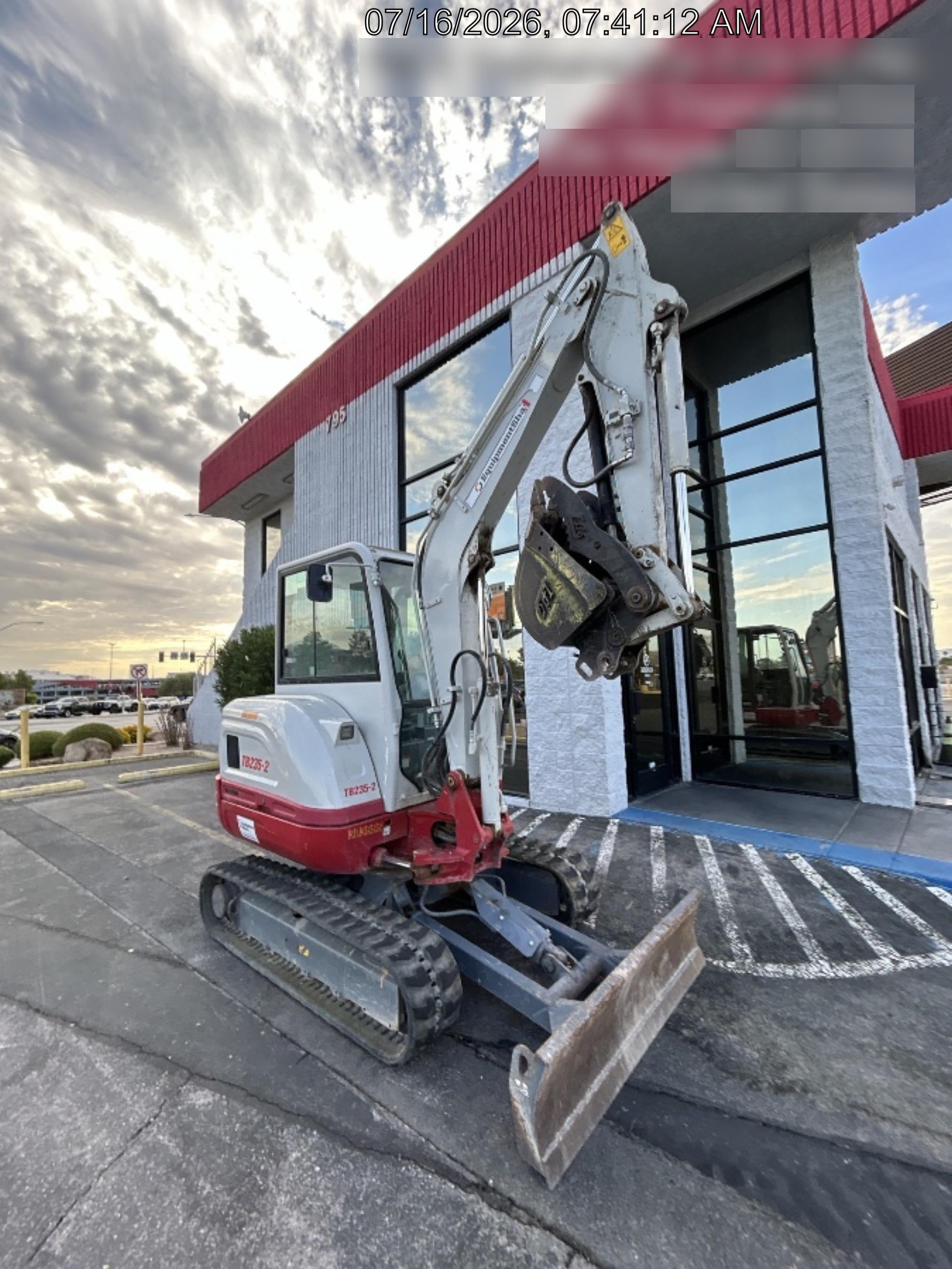 2023 TAKEUCHI TB235-2CR