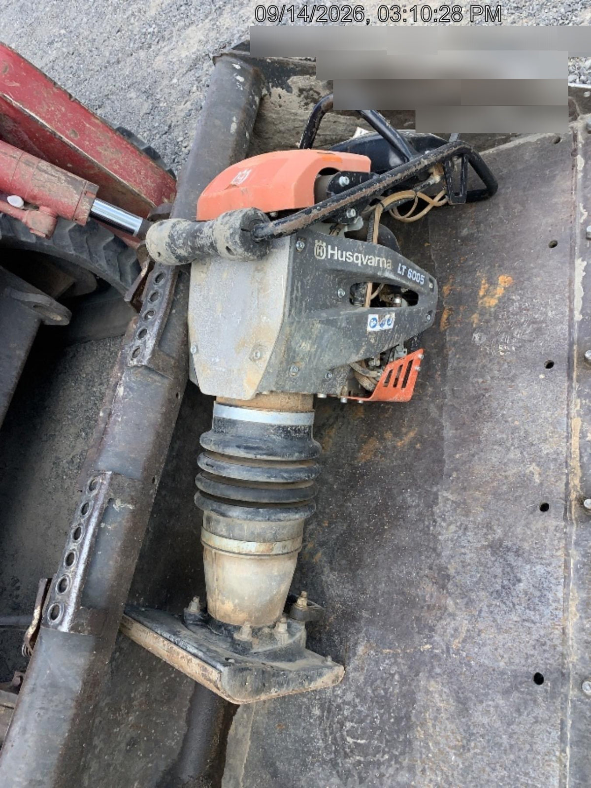 2025 HUSQVARNA LT6005