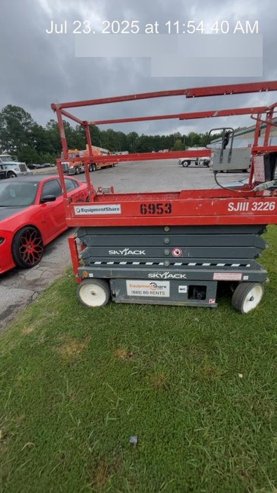2018 Skyjack SJIII-3226 Skyjack SJIII3226 Scissor Lift w/Trojan Batteries