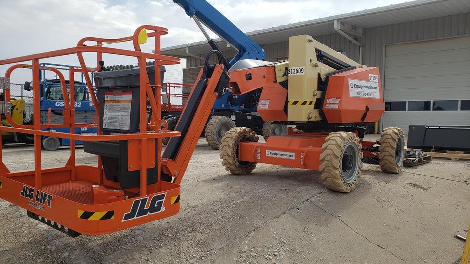 2022 JLG 340AJ
