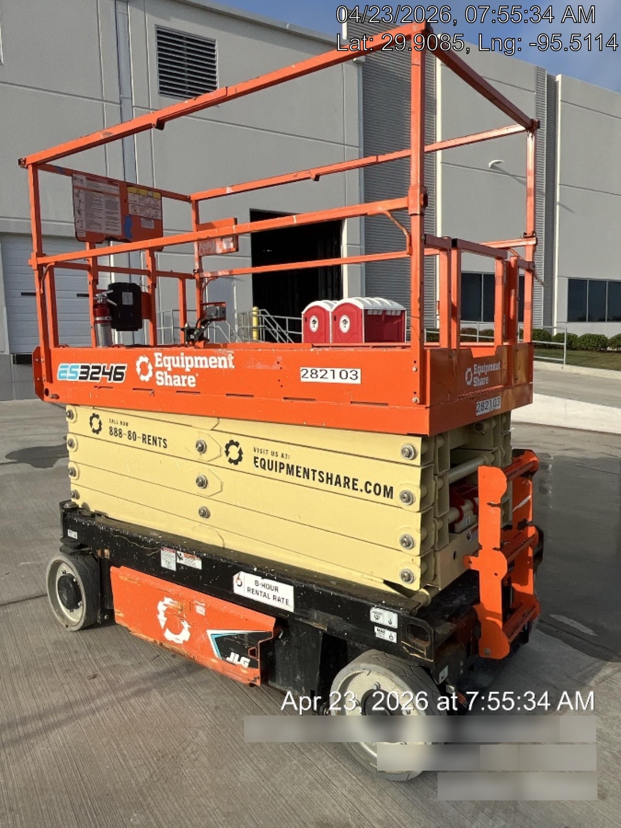 2022 JLG ES3246