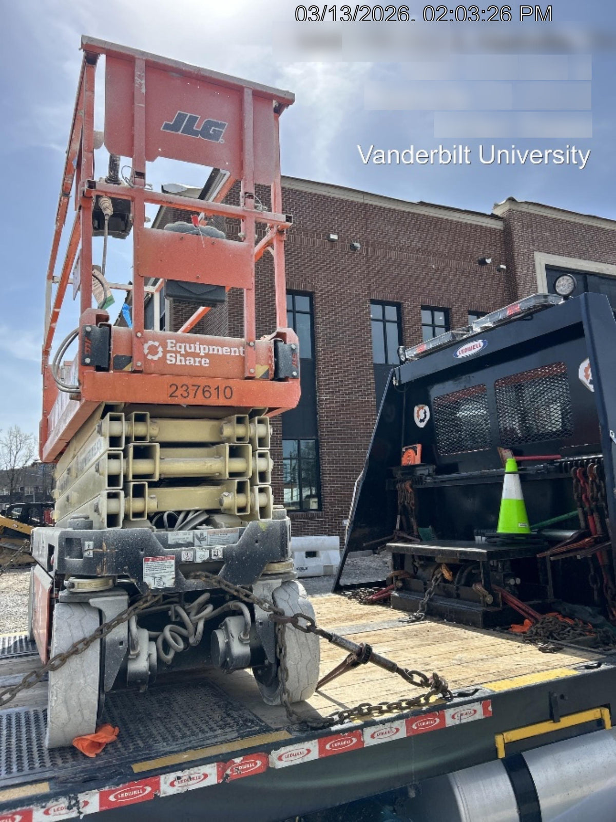 2022 JLG ES2632