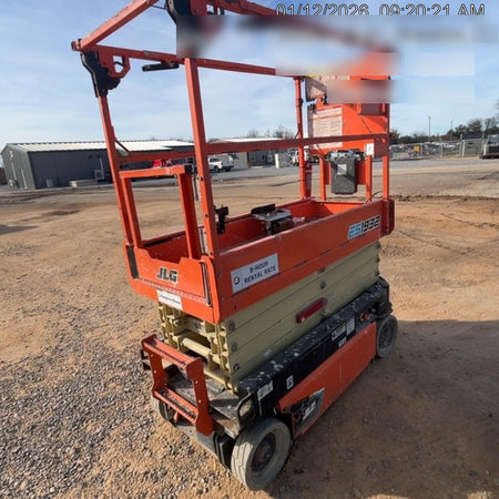 2021 JLG ES1932