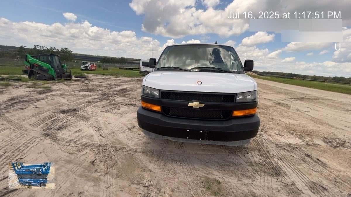 2023 CHEVROLET Express Van - Rental