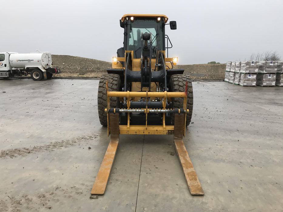 2019 John Deere 524L Cab/Heat/AIR, 3rd Function Hydraulics, Hydraulic JRB QC 2.75 Yd. Bucket, 60" Carriage/72" Forks