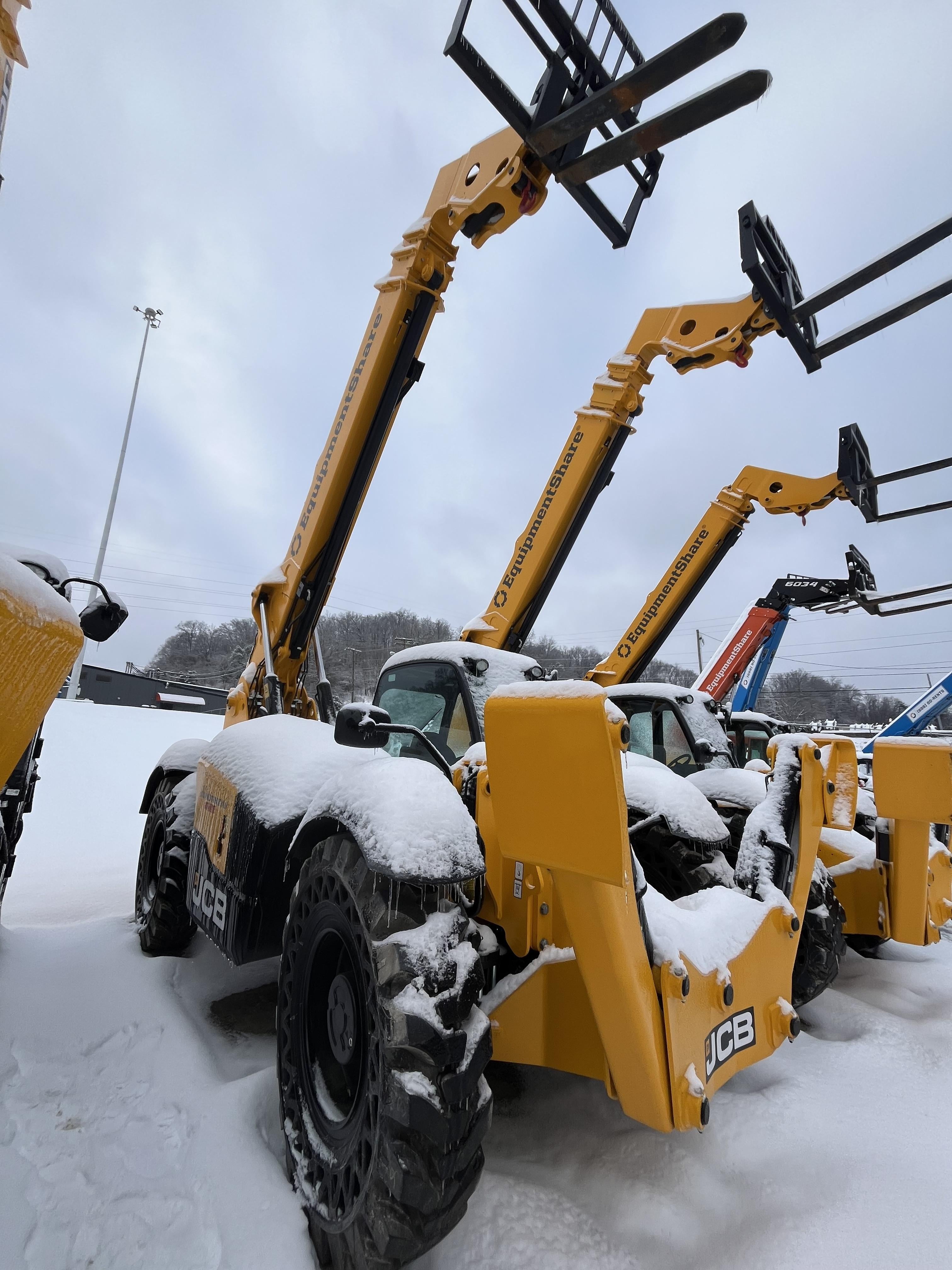 2025 JCB 510-56