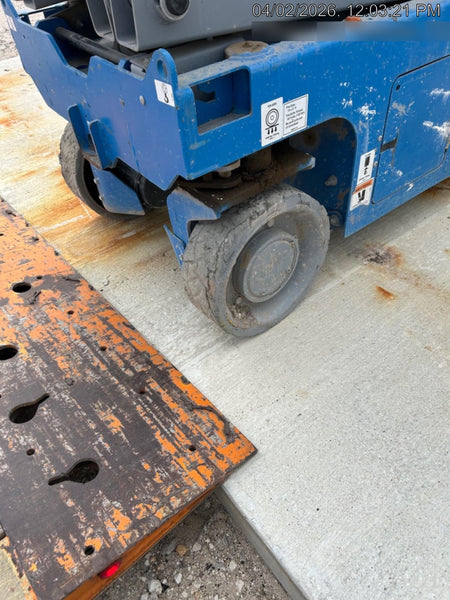 2023 GENIE GS-3232