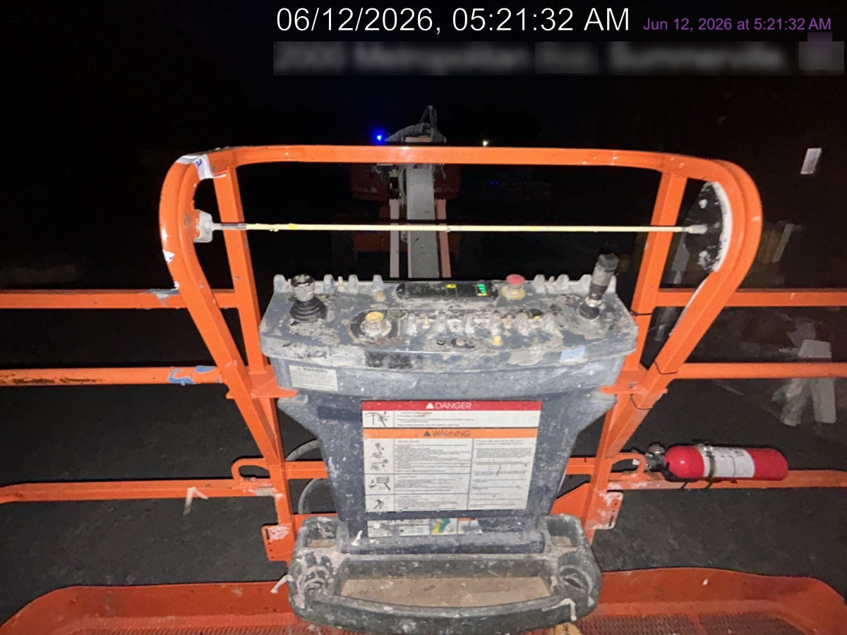 2022 JLG 660SJ