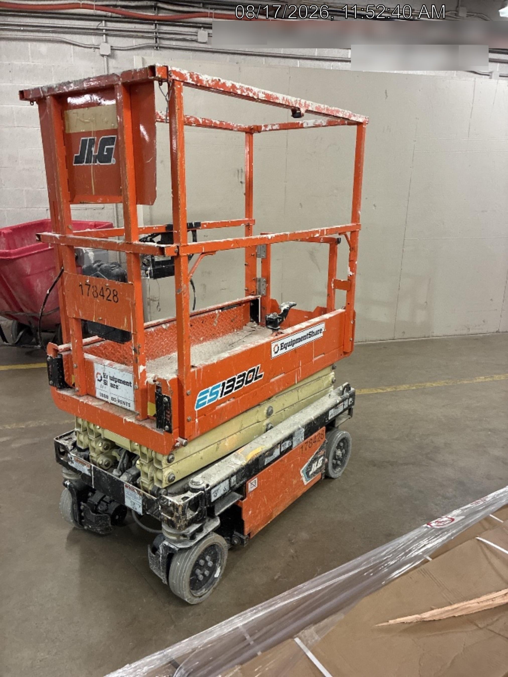 2021 JLG ES1330L
