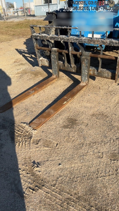 2020 Genie GTH-636 Cab/Heat/Air, Solid Tires, Work Lights, Beacon, Aux Hydraulics, Back up Alarm