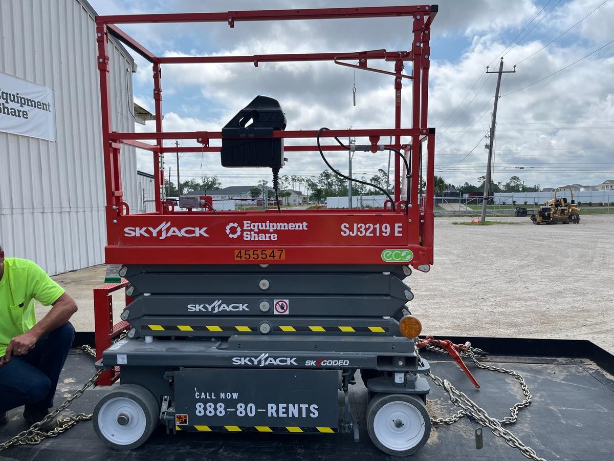 2024 Skyjack SJ3219 Electric Drive, Sld NM Tires, DBcns, RFRails, Power to Platform, T3 + Access Control
