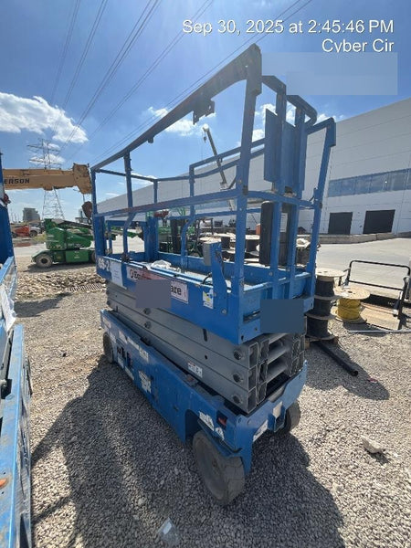 2019 Genie GS-2632 Folding rails with half height swing gate