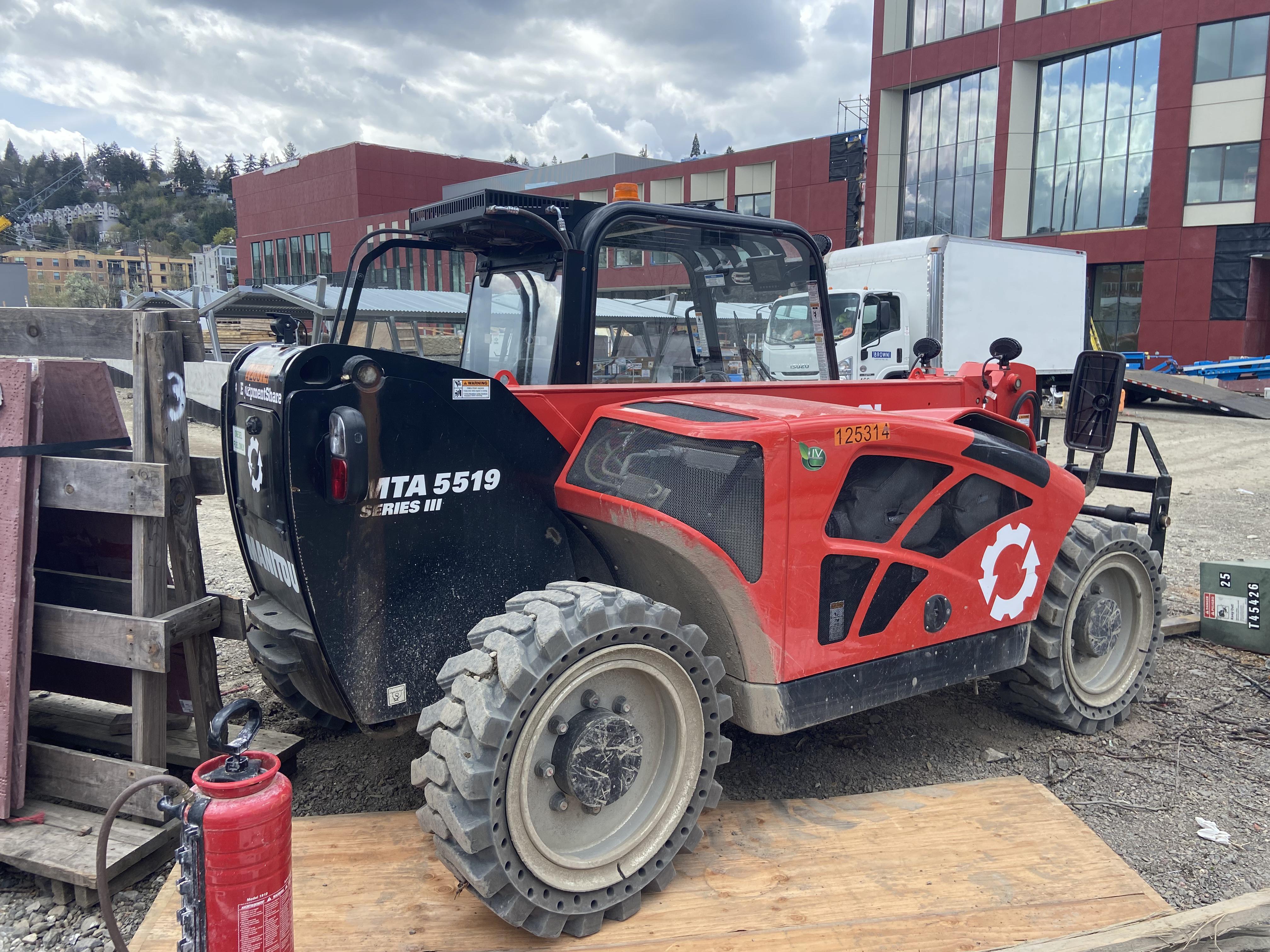 2021 MANITOU MTA5519