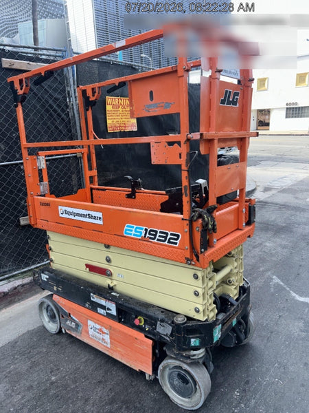 2022 JLG ES1932