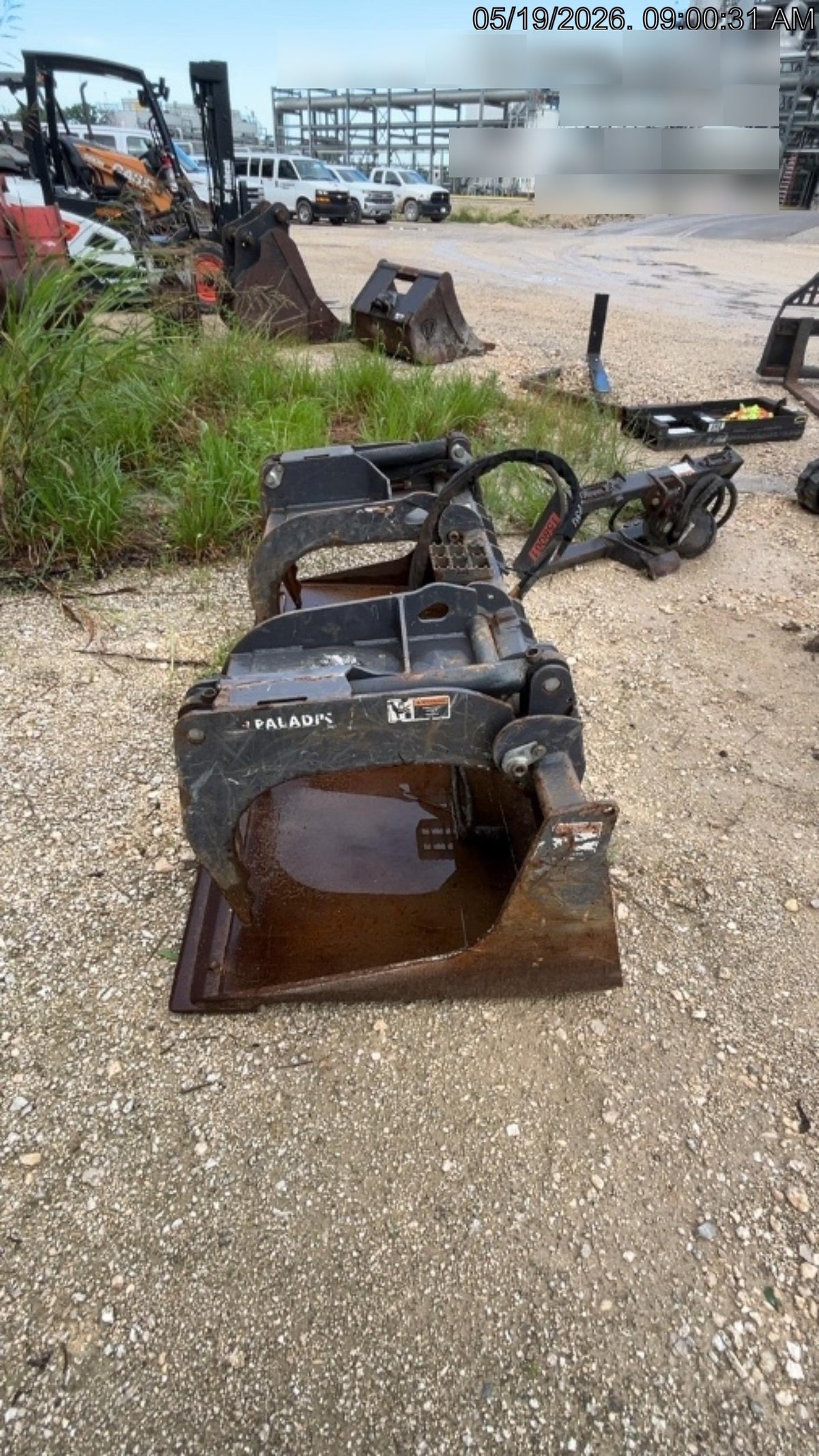 2020 PALADIN 76" Scrap Grapple Bucket - Paladin