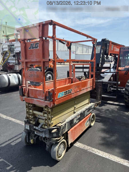 2022 JLG ES1932