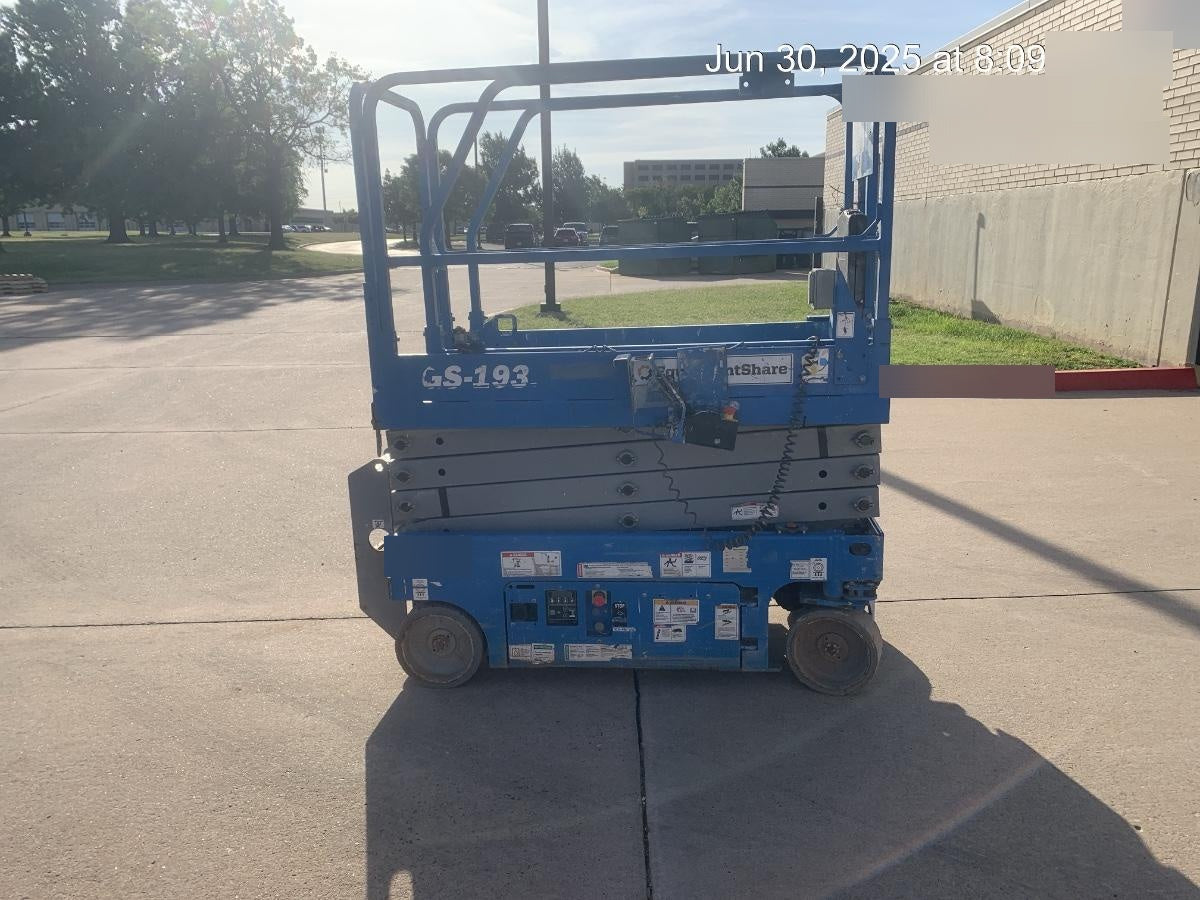 2019 Genie GS-1930 Fixed rails with chain Entry