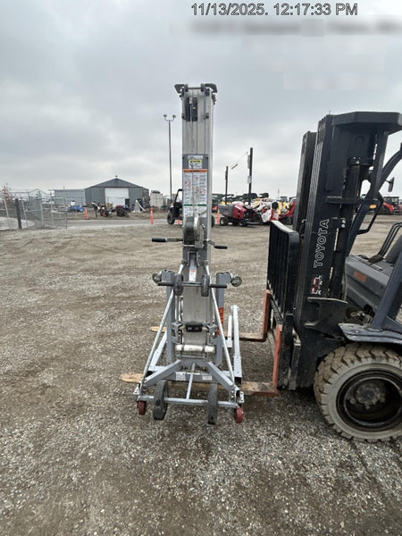 2023 GENIE SLC-24
