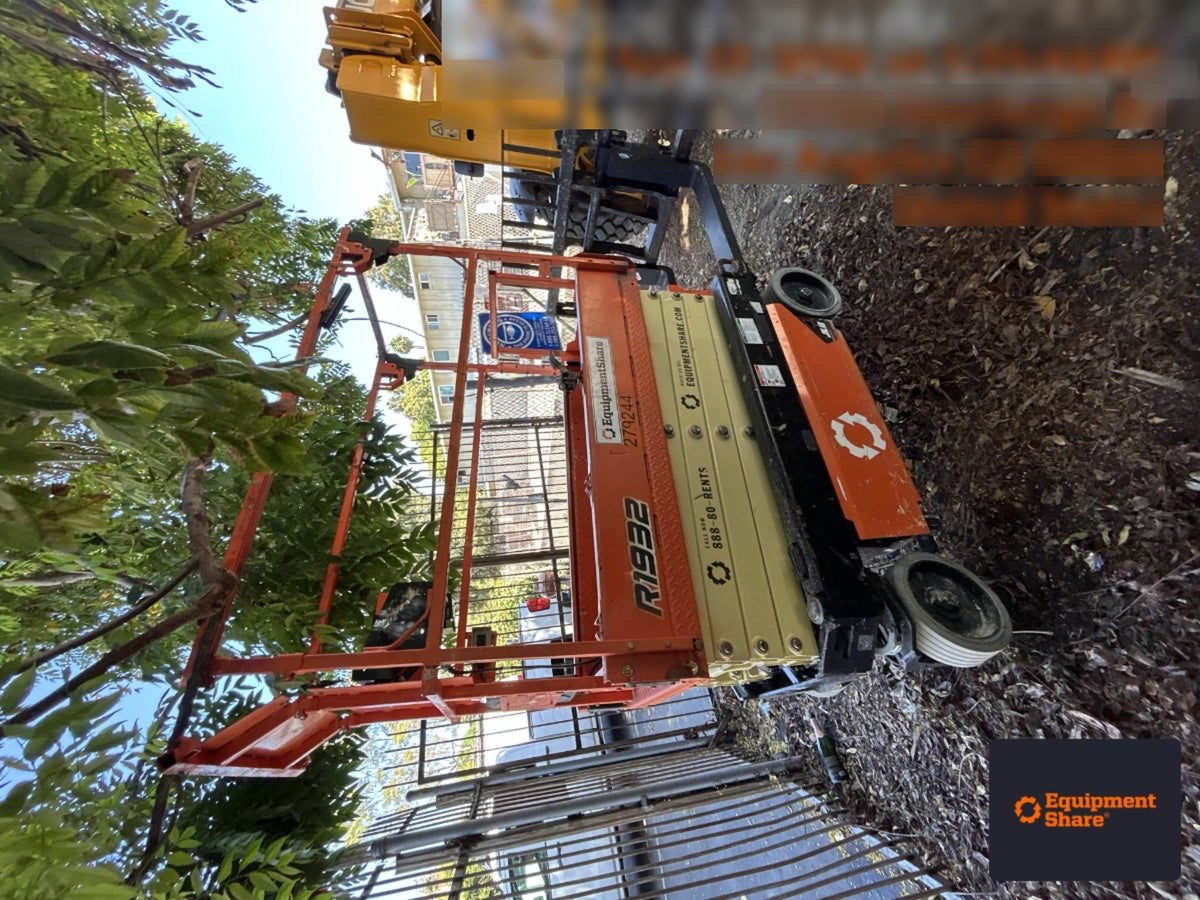 2022 JLG R1932