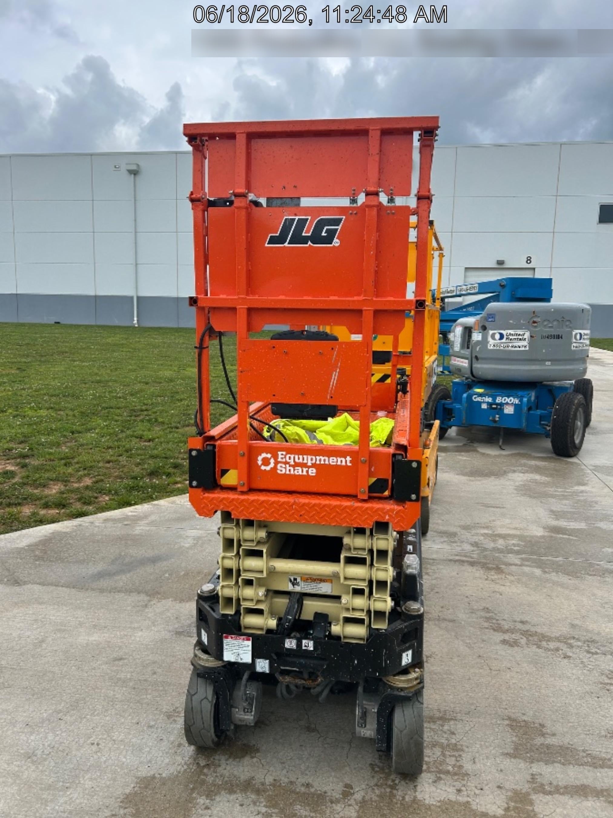 2025 JLG ES1932