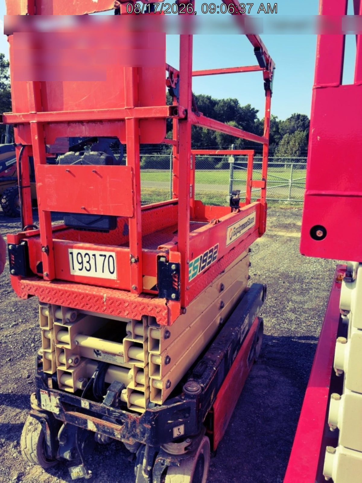 2021 JLG ES1932