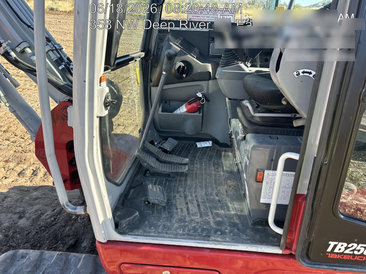2024 TAKEUCHI TB250-2CR