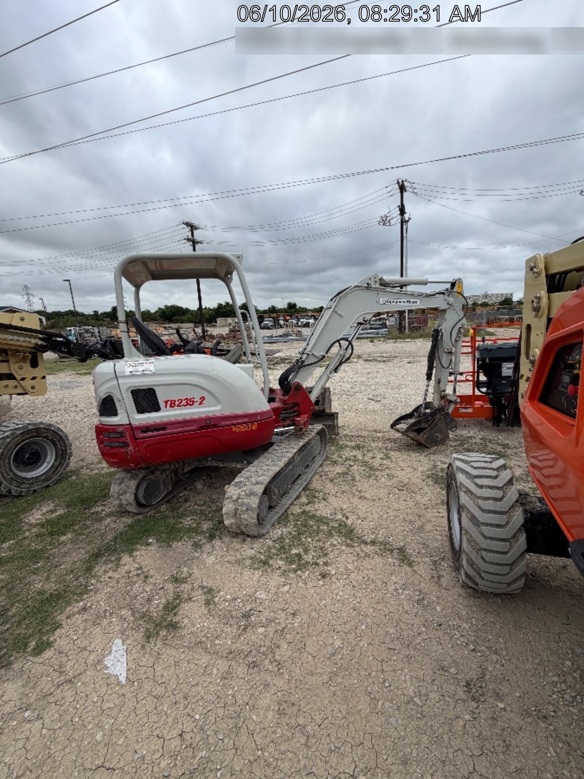 2022 TAKEUCHI TB235-2R