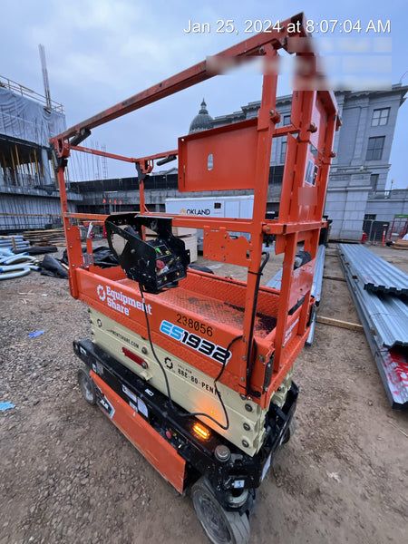 2022 JLG ES1932