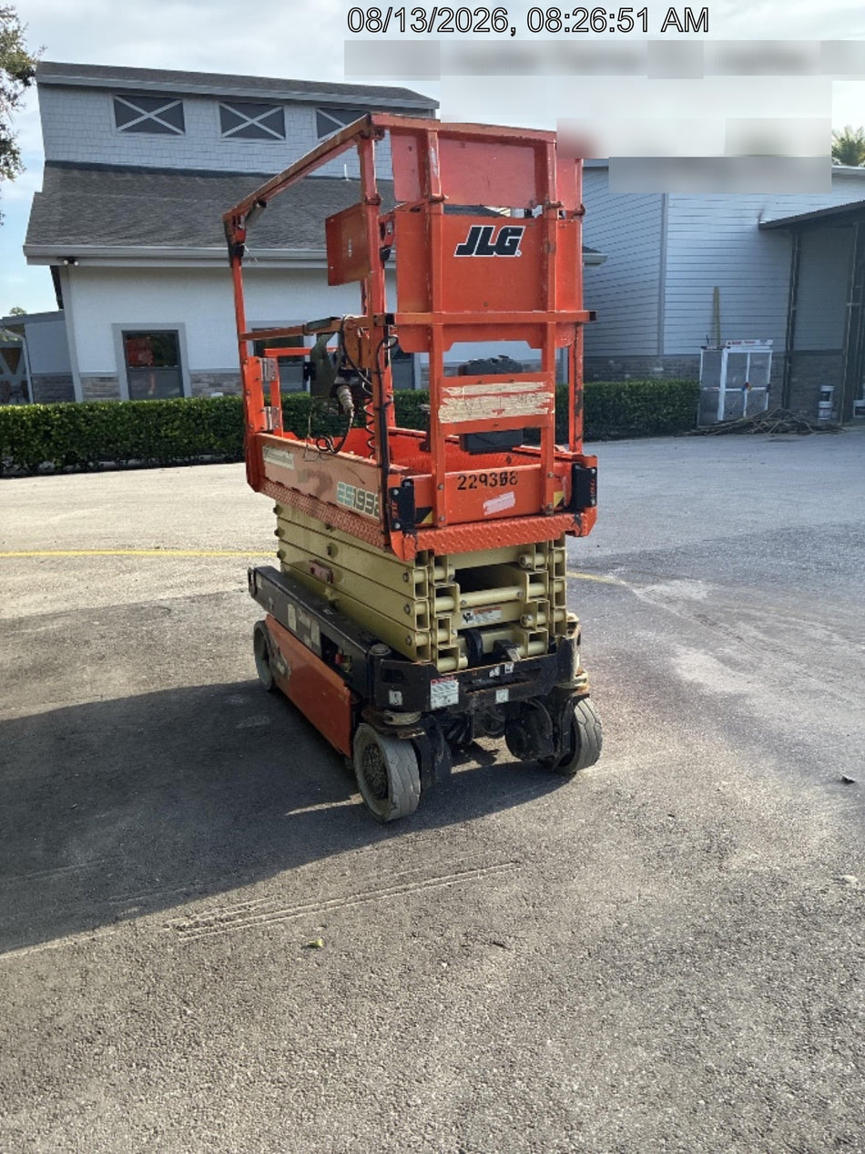 2022 JLG ES1932
