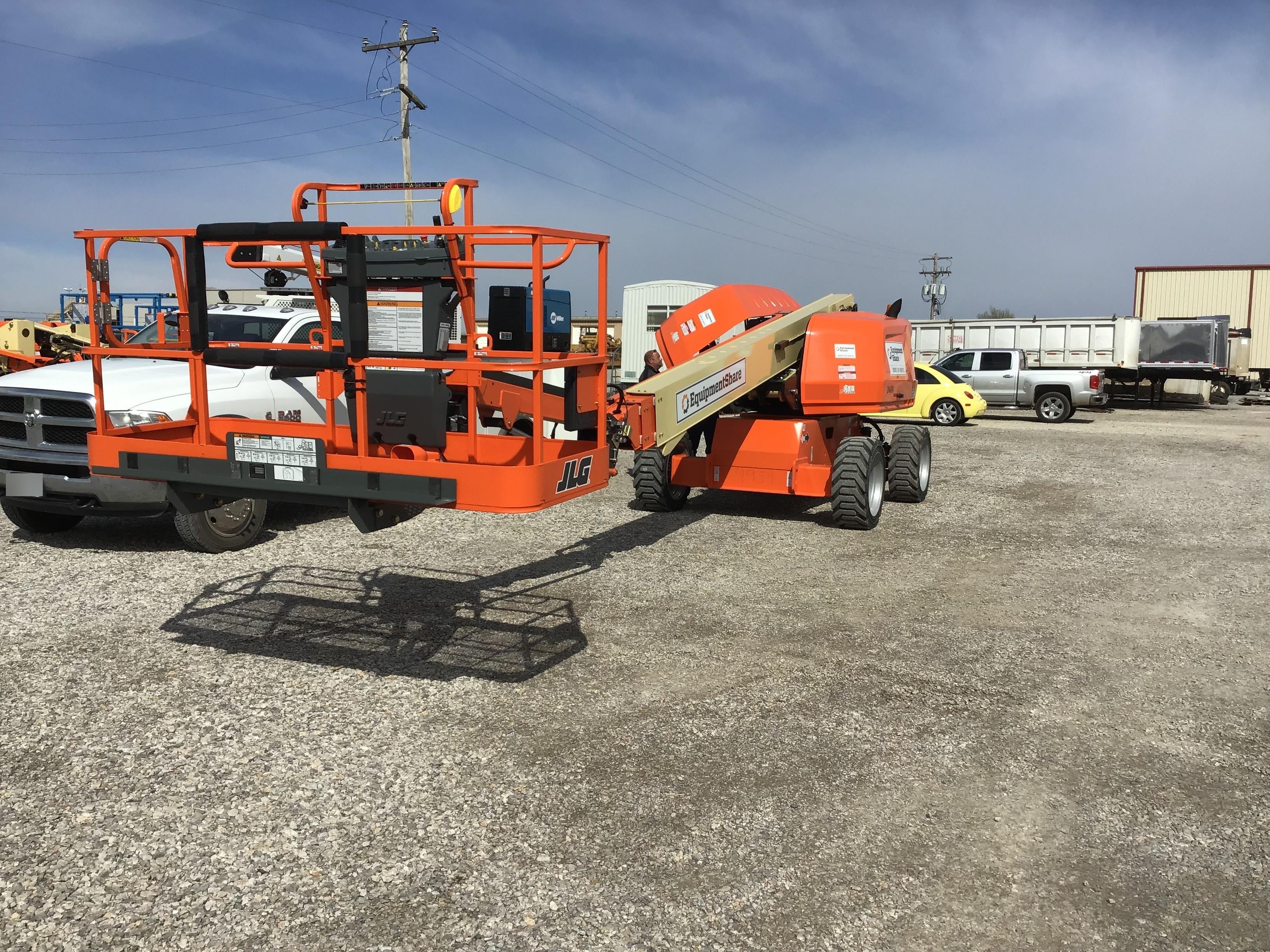 2019 JLG 660SJ