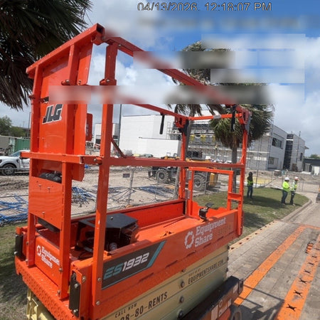 2025 JLG ES1932