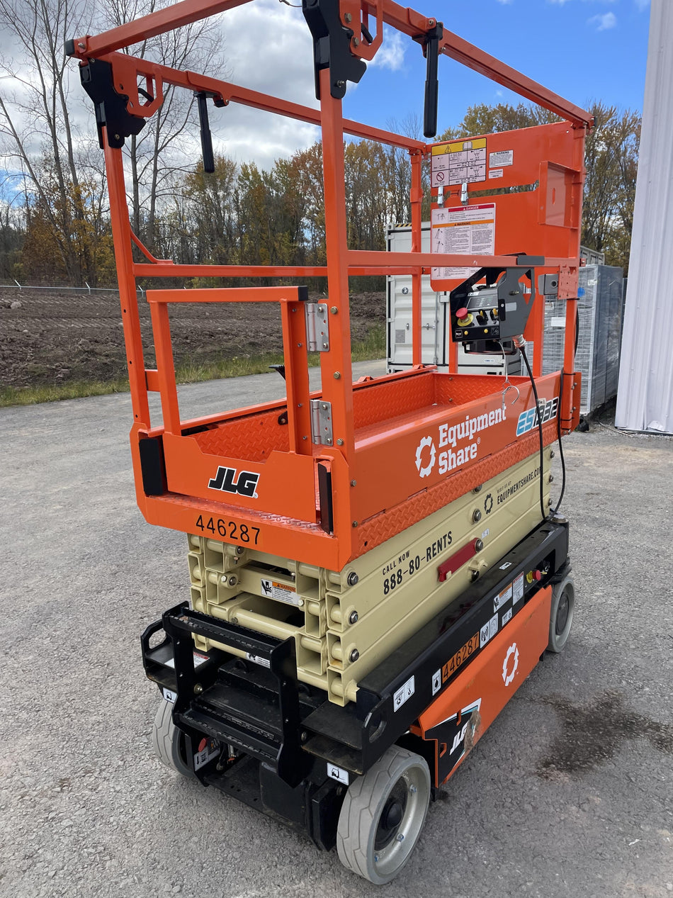 2024 JLG ES1932