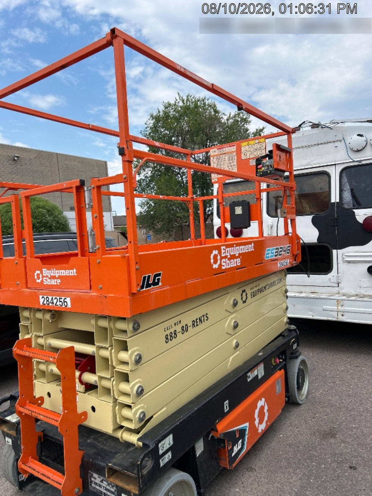 2022 JLG ES3246