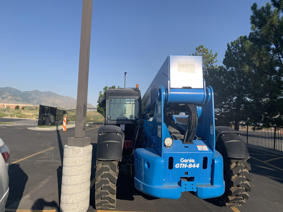 2020 GENIE GTH-844