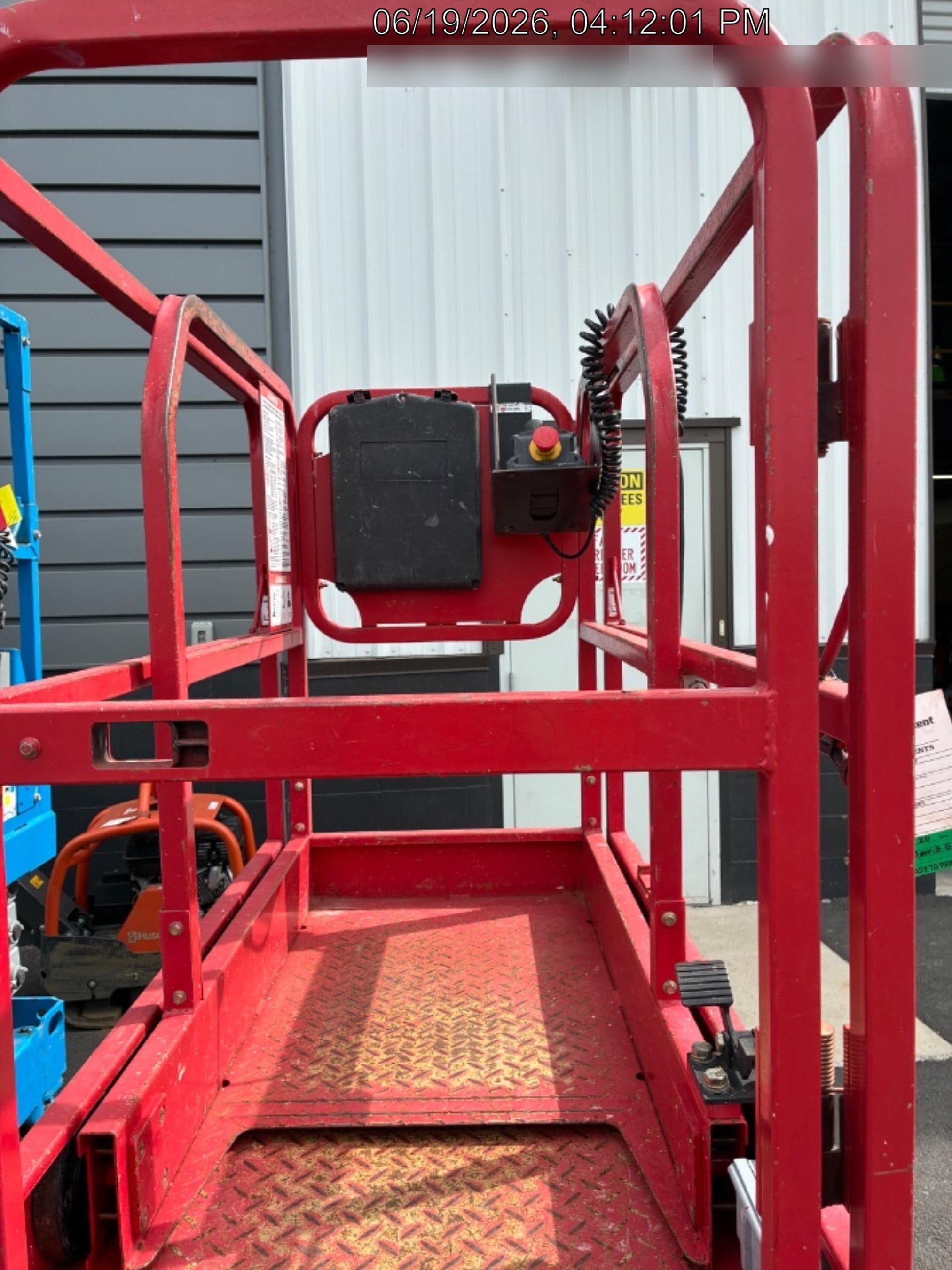 2020 MEC 1330SE Solid NM Tires, Steel Swing out Doors, LCS, Beacon, 900W Invertor