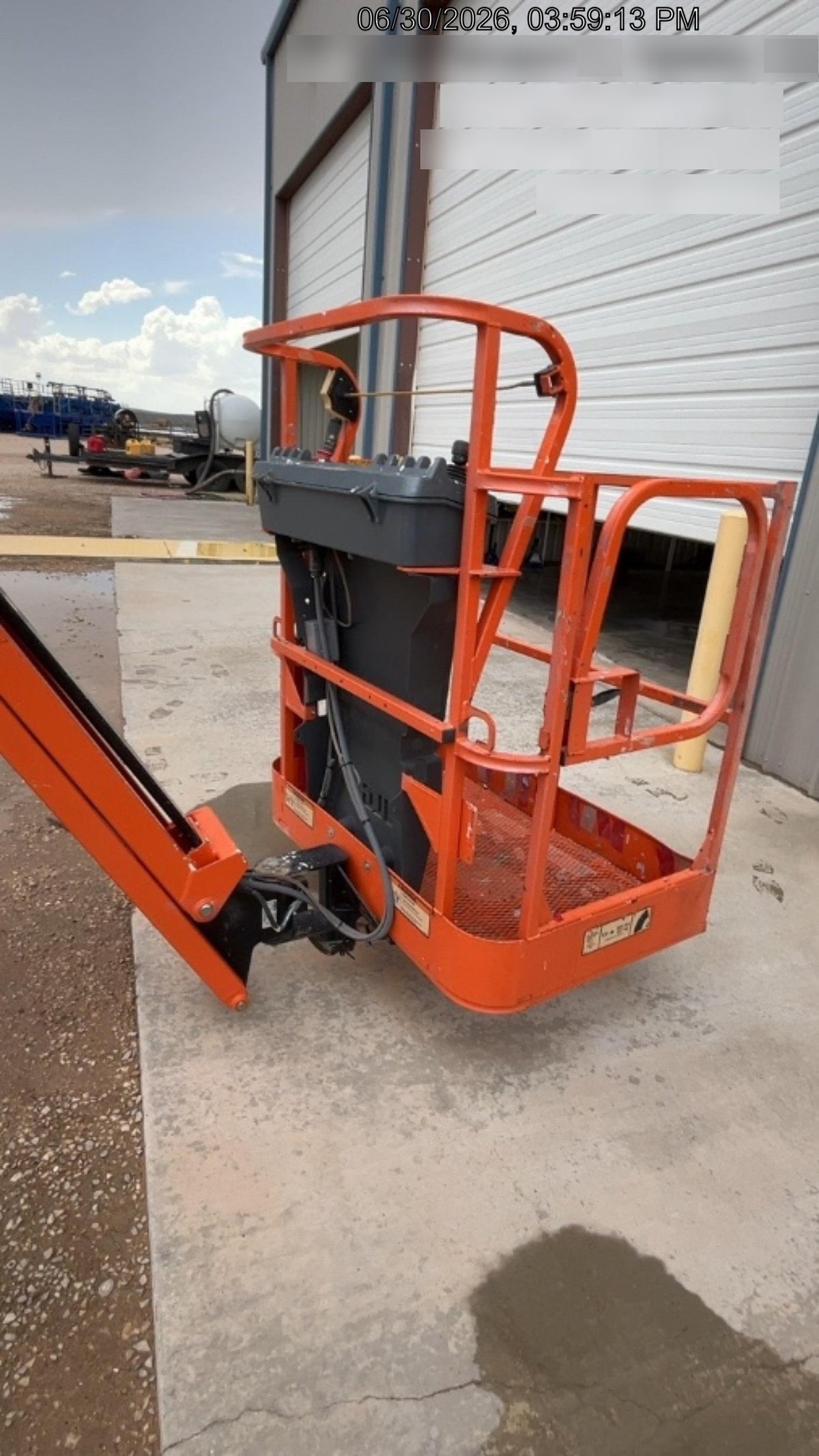 2020 JLG E300AJP