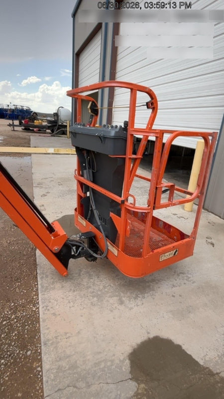 2020 JLG E300AJP