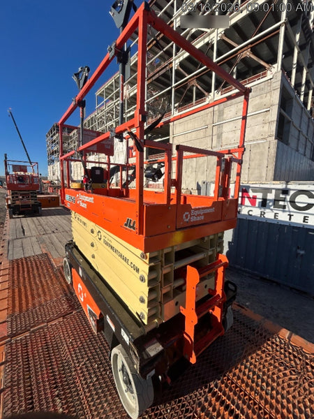 2022 JLG ES3246